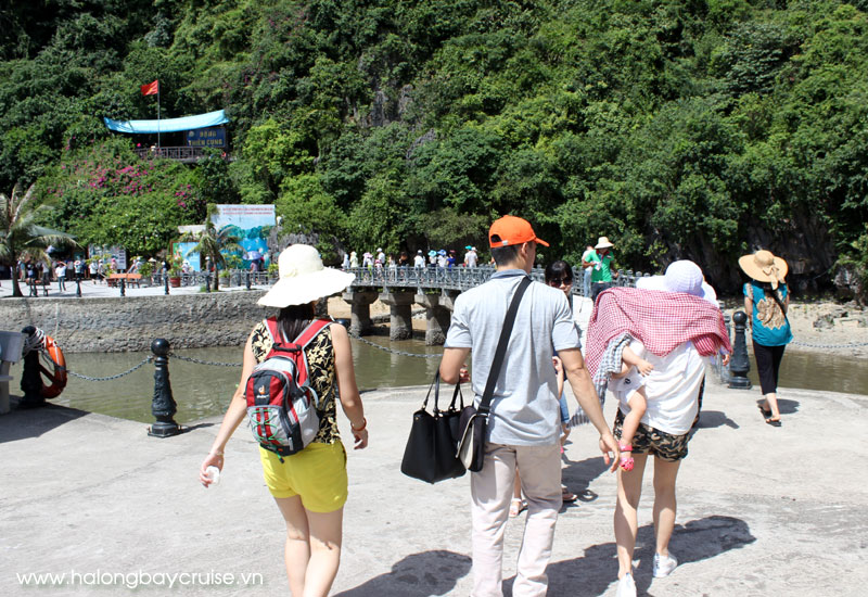 How to get to Halong Bay from Hanoi?