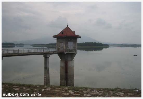 Hồ Suối Hai