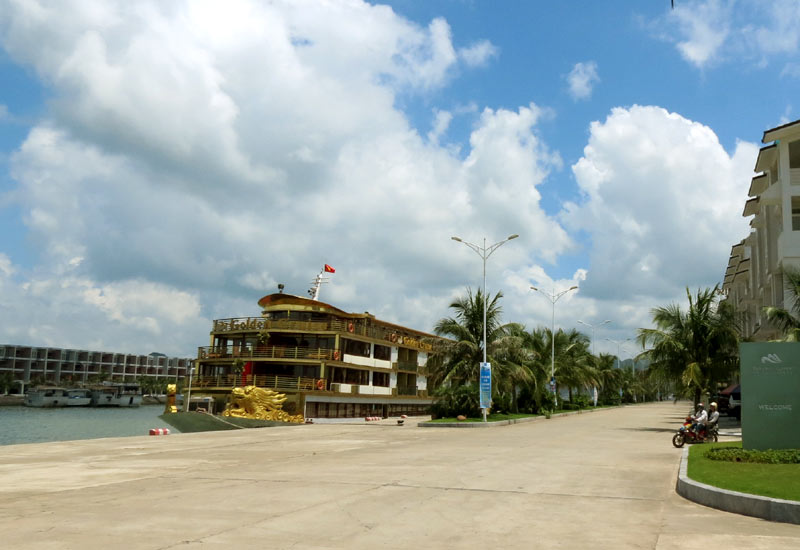 Bến du thuyền Golden Cruise