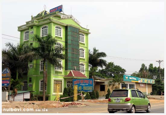 Khach san ngoc tu